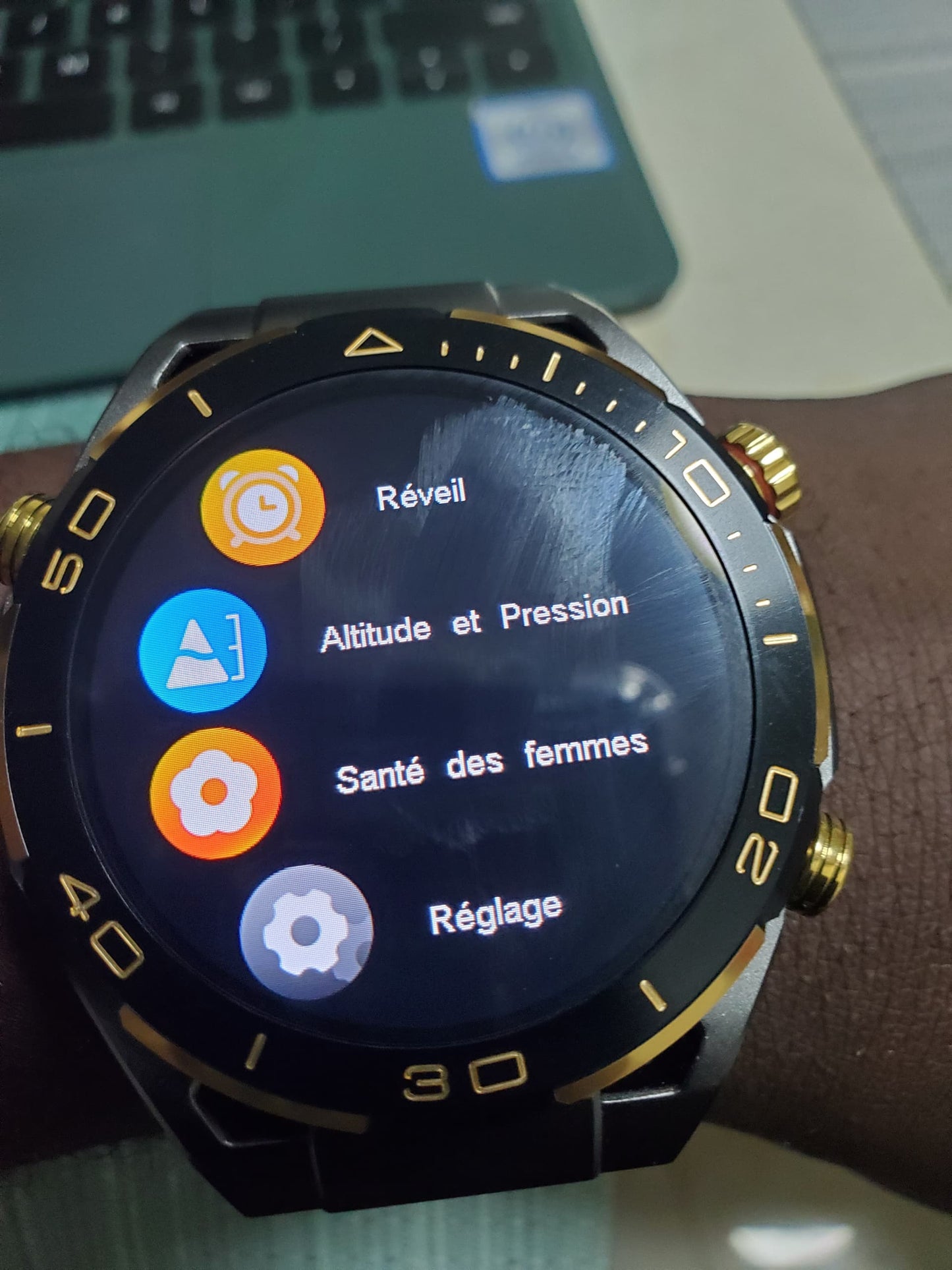 Montre Intelligente de Luxe Grand Écran AI Appel Vocal Bluetooth Connectable Avec Telephone