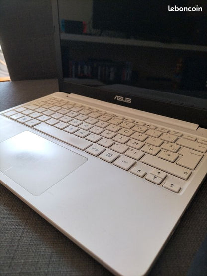 Ordinateur Asus E203N 4GB 128GB i5 Taille d’écran 11,6 Original